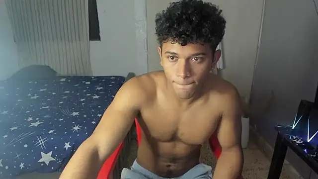 Snapshot of Fox2evans chatting on 02/24/26, 07:56 Fox2evans online show from 02/24/26, 07:56