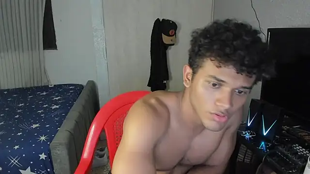 Snapshot of Fox2evans chatting on 03/19/26, 08:07 Fox2evans online show from 03/19/26, 08:07