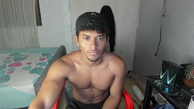 Snapshot of Fox2evans chatting on 04/13/26, 05:29 Fox2evans online show from 04/13/26, 05:29