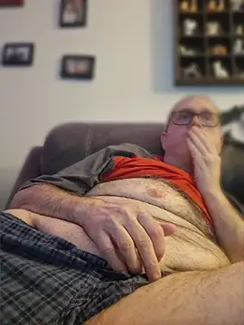 Snapshot of Smallone327 chatting on 03/23/26, 05:22 Smallone327 online show from 03/23/26, 05:22