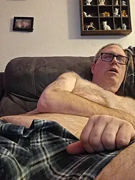 Snapshot of Smallone327 chatting on 03/30/26, 06:14 Smallone327 online show from 03/30/26, 06:14