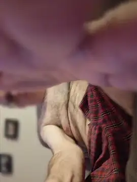 Snapshot of Smallone327 chatting on 04/20/26, 03:09 Smallone327 online show from 04/20/26, 03:09