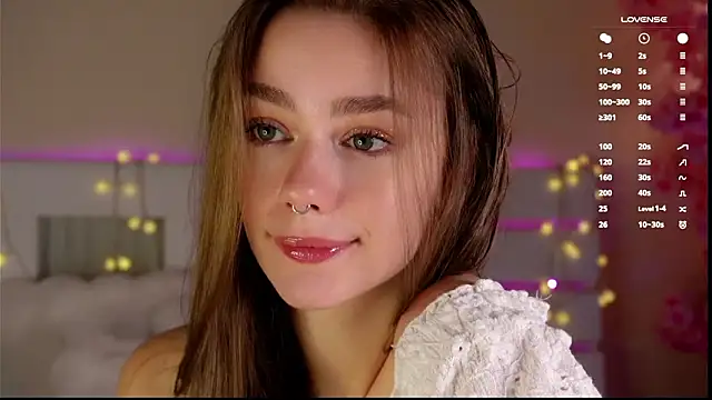 Snapshot of EmilaMills chatting on 03/08/26, 07:12 EmilaMills online show from 03/08/26, 07:12