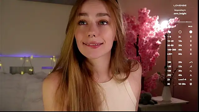 Snapshot of EmilaMills chatting on 04/11/26, 07:45 EmilaMills online show from 04/11/26, 07:45