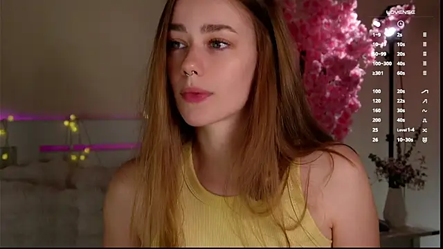 Snapshot of EmilaMills chatting on 04/25/26, 01:14 EmilaMills online show from 04/25/26, 01:14