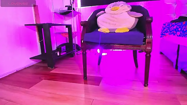 Snapshot of jymena_xxx chatting on 04/16/26, 07:14 jymena xxx online show from 04/16/26, 07:14