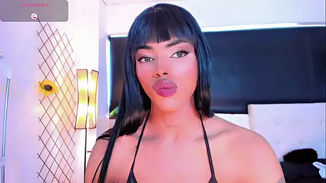 Snapshot of jymena_xxx chatting on 06/30/26, 03:35 jymena xxx online show from 06/30/26, 03:35