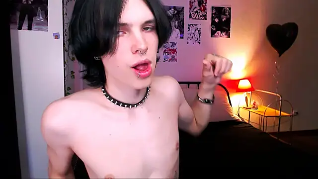 Snapshot of timi-moon chatting on 09/21/25, 12:51 timi-moon online show from 09/21/25, 12:51