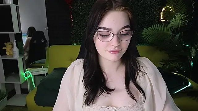 Snapshot of milliedoll chatting on 03/09/25, 08:18 milliedoll online show from 03/09/25, 08:18