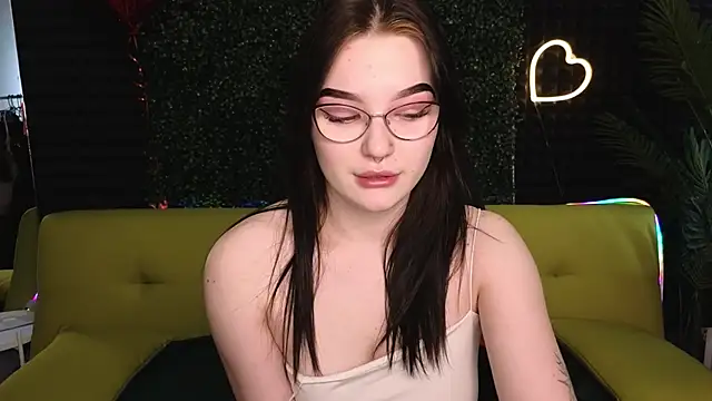 Snapshot of milliedoll chatting on 03/10/25, 08:15 milliedoll online show from 03/10/25, 08:15