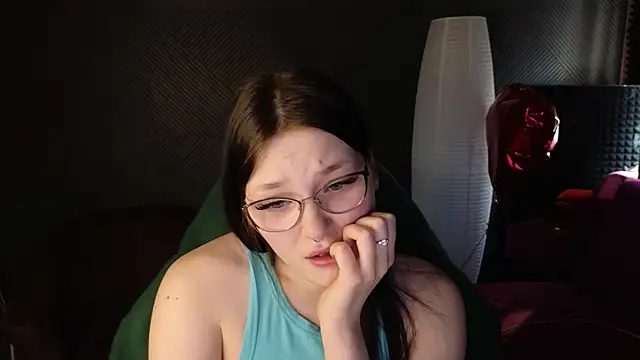 Snapshot of milliedoll chatting on 03/15/25, 08:04 milliedoll online show from 03/15/25, 08:04