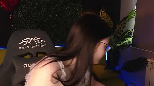 Snapshot of milliedoll chatting on 03/22/25, 01:22 milliedoll online show from 03/22/25, 01:22