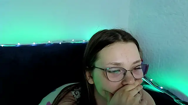 Snapshot of milliedoll chatting on 09/24/25, 08:28 milliedoll online show from 09/24/25, 08:28