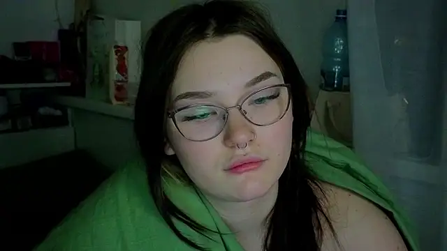 Snapshot of milliedoll chatting on 10/19/25, 12:39 milliedoll online show from 10/19/25, 12:39