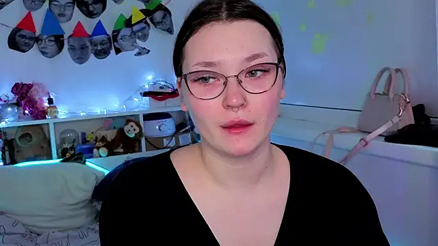 Snapshot of milliedoll chatting on 10/29/25, 07:43 milliedoll online show from 10/29/25, 07:43