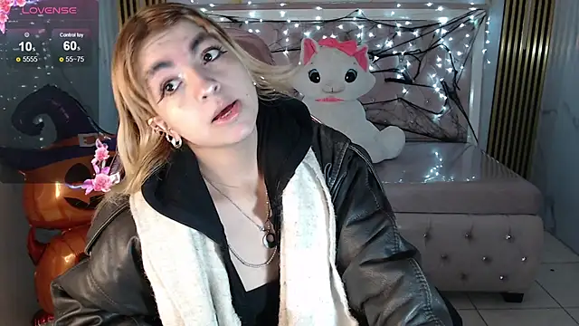 lili conor s online show from 10/21/25, 04:02