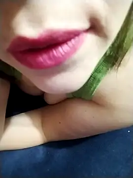 Snapshot of superdaddy009 chatting on 11/13/25, 04:22 superdaddy009 online show from 11/13/25, 04:22