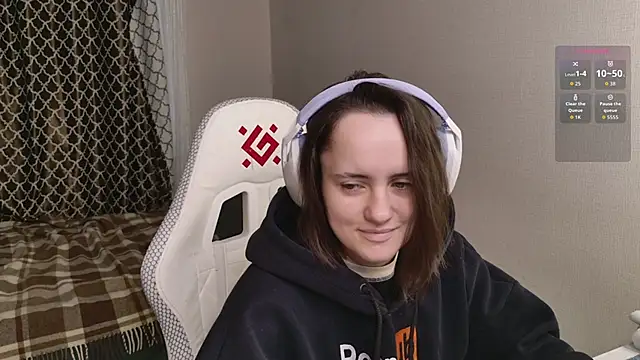 Snapshot of Luna_Loveee chatting on 09/18/25, 03:41 Luna Loveee online show from 09/18/25, 03:41