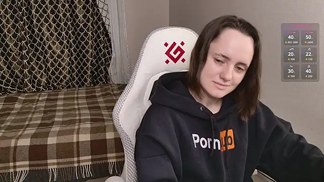 Snapshot of Luna_Loveee chatting on 09/19/25, 03:41 Luna Loveee online show from 09/19/25, 03:41