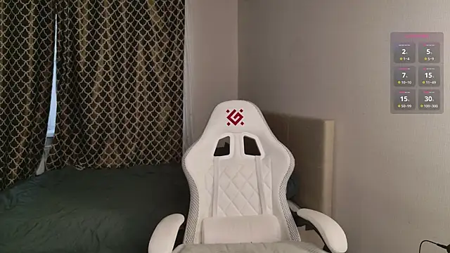 Snapshot of Luna_Loveee chatting on 09/26/25, 03:32 Luna Loveee online show from 09/26/25, 03:32