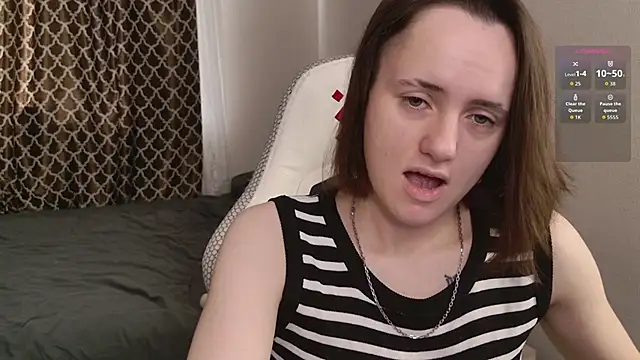 Snapshot of Luna_Loveee chatting on 09/28/25, 05:13 Luna Loveee online show from 09/28/25, 05:13