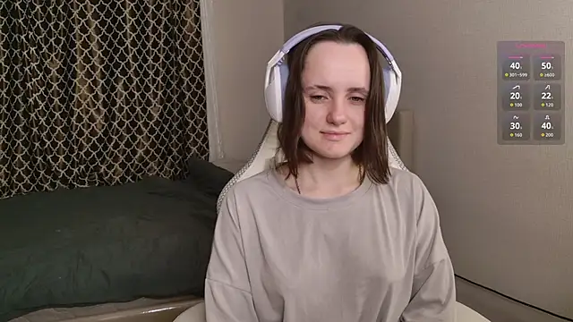 Snapshot of Luna_Loveee chatting on 10/04/25, 03:04 Luna Loveee online show from 10/04/25, 03:04