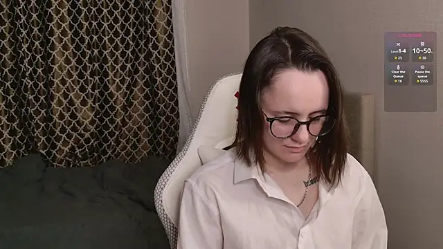 Snapshot of Luna_Loveee chatting on 10/05/25, 04:33 Luna Loveee online show from 10/05/25, 04:33