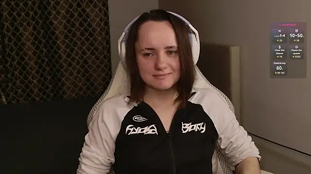 Snapshot of Luna_Loveee chatting on 11/07/25, 04:01 Luna Loveee online show from 11/07/25, 04:01