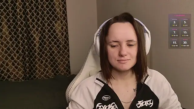 Snapshot of Luna_Loveee chatting on 11/17/25, 03:23 Luna Loveee online show from 11/17/25, 03:23