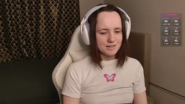 Snapshot of Luna_Loveee chatting on 11/24/25, 03:17 Luna Loveee online show from 11/24/25, 03:17