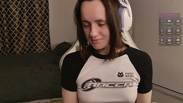 Snapshot of Luna_Loveee chatting on 11/25/25, 05:18 Luna Loveee online show from 11/25/25, 05:18