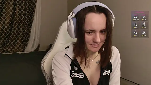 Snapshot of Luna_Loveee chatting on 11/27/25, 03:41 Luna Loveee online show from 11/27/25, 03:41