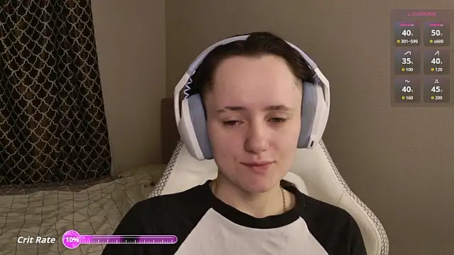 Luna Loveee online show from 02/11/26, 03:55