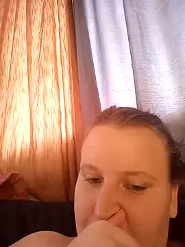 Snapshot of SABlond2 chatting on 02/24/25, 10:37 SABlond2 online show from 02/24/25, 10:37