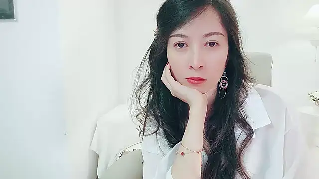 Snapshot of Dazzlebean chatting on 04/30/26, 02:56 Dazzlebean online show from 04/30/26, 02:56