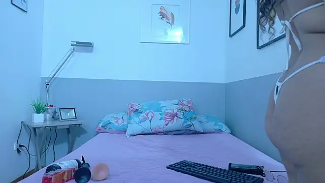 innocenthazel online show from 03/22/26, 12:41