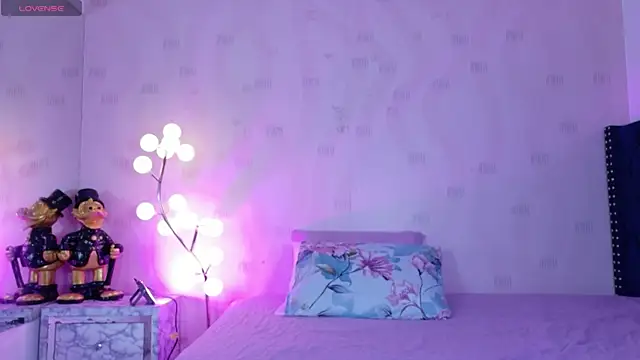 innocenthazel online show from 04/09/26, 02:55