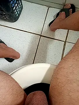 Snapshot of magrinhogostoso696 chatting on 02/08/26, 06:33 magrinhogostoso696 online show from 02/08/26, 06:33