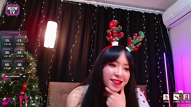 Snapshot of miyakimi0101 chatting on 12/23/25, 12:30 miyakimi0101 online show from 12/23/25, 12:30