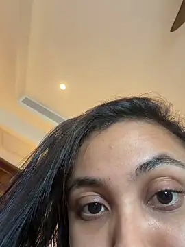 Snapshot of Lucia_Brown_ chatting on 04/08/26, 10:32 Lucia Brown online show from 04/08/26, 10:32