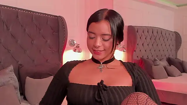 Snapshot of regina_noctixx chatting on 10/09/25, 05:05 regina noctixx online show from 10/09/25, 05:05