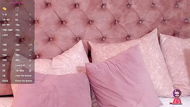 Snapshot of regina_noctixx chatting on 12/04/25, 11:02 regina noctixx online show from 12/04/25, 11:02