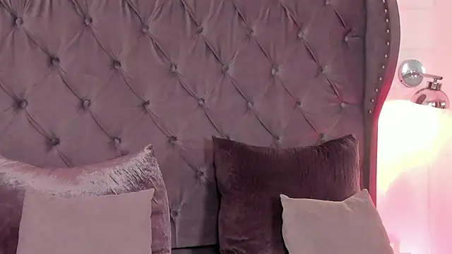 Snapshot of regina_noctixx chatting on 01/16/26, 03:21 regina noctixx online show from 01/16/26, 03:21