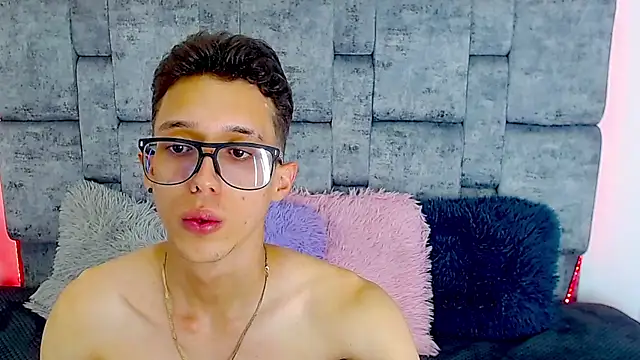 skinny bigcock02 online show from 02/25/25, 10:39