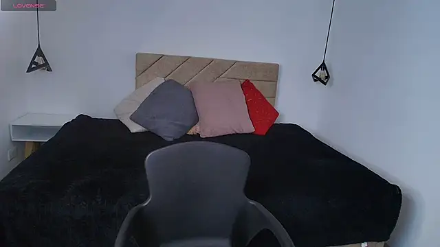 Natasha rose   online show from 04/15/26, 07:58