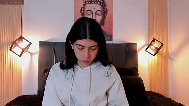 Cassie bloom online show from 11/08/25, 09:24