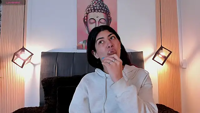 Cassie bloom online show from 11/09/25, 08:07