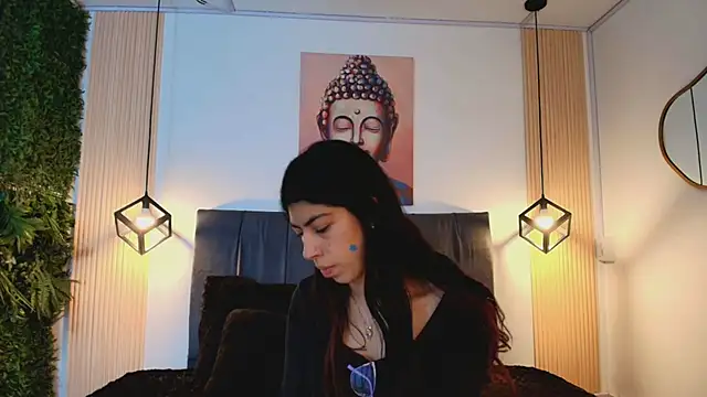 Cassie bloom online show from 12/04/25, 07:44