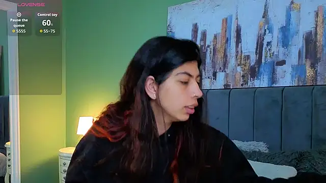Snapshot of Cassie_bloom chatting on 04/28/26, 03:44 Cassie bloom online show from 04/28/26, 03:44