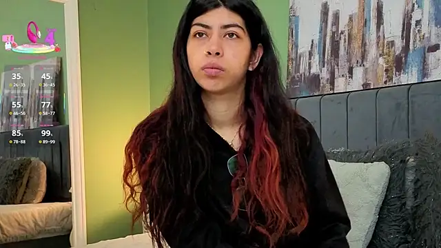 Snapshot of Cassie_bloom chatting on 05/03/26, 03:12 Cassie bloom online show from 05/03/26, 03:12